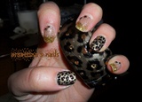 Leopard nails
