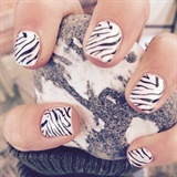 Gel Polish And Zebra stripes