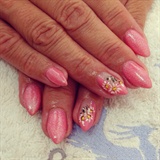 Pink Daisy Nails