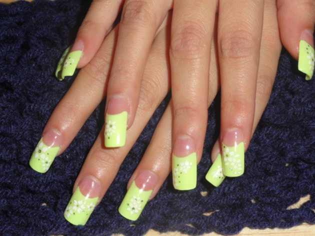 green sticker nails