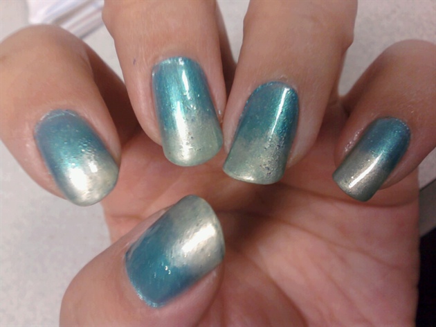 Ocean Blue-Green Nails