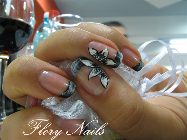 Black and white nails manicure