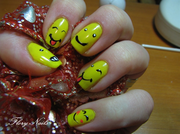 Smiley manicure