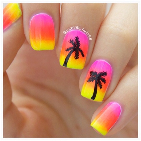 Summer Ombr&#233; Palm Tree Nail Art