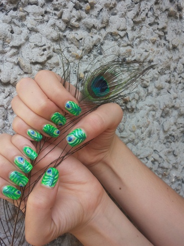 peacock feather nail art