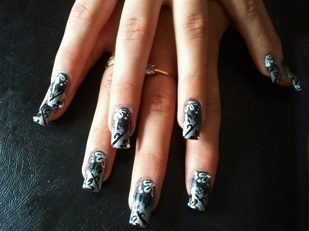 black and silver nails for prom