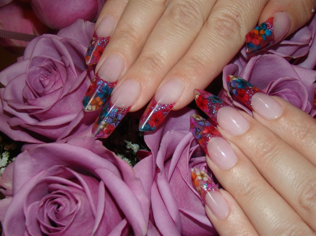 Gel Edge Nails with Dried Flowers
