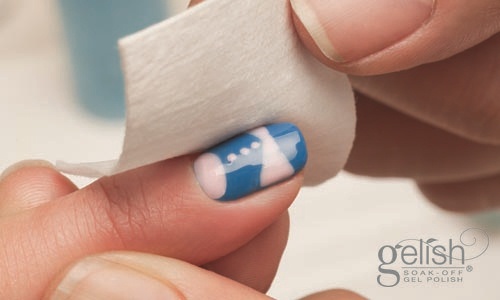 Remove the tacky residue on nails with the Gelish® Cleanser. 