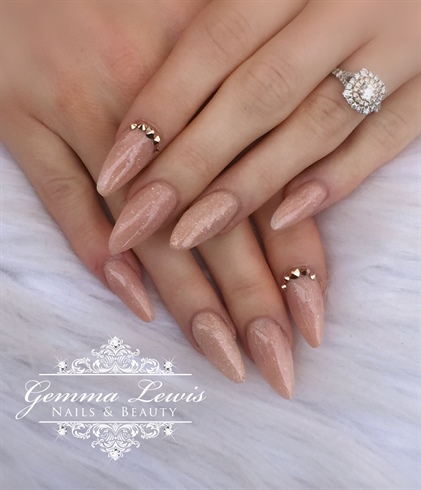Nude shimmer nails 