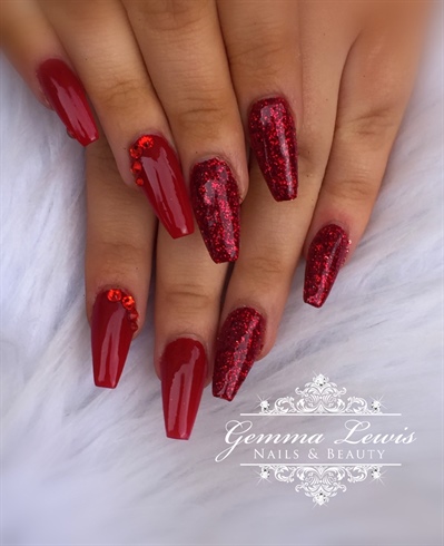 Red glitter acrylic nails 