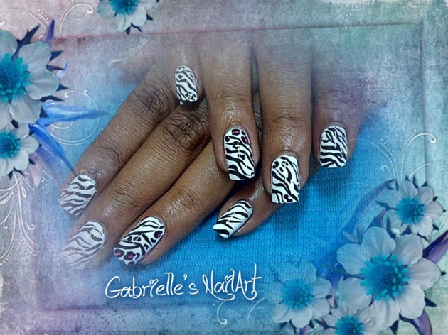 Zebra Stripes nail art