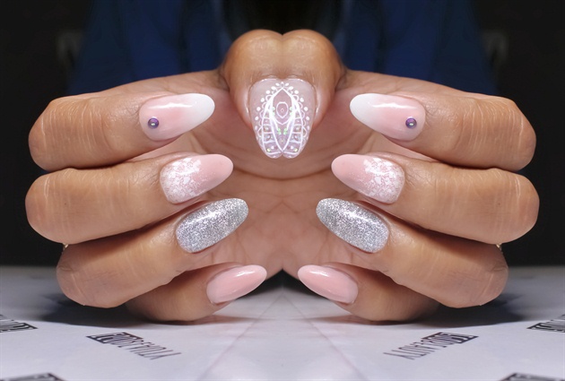 Romantic nails