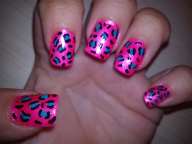 hot pink leopard print barbie nails :) 