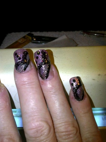 burlesque nails,