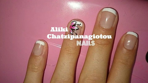 flower french manicure 