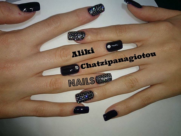 amazing black nails!!!!!