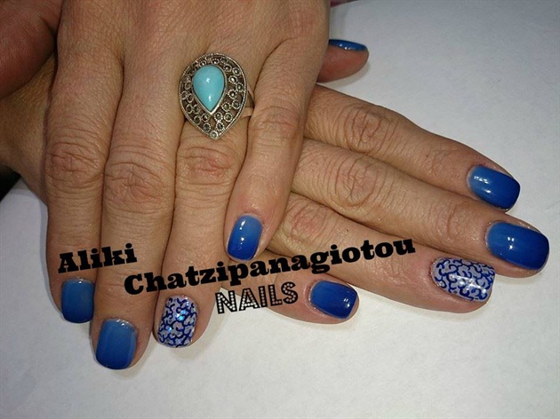 amazing blue nails!!!!