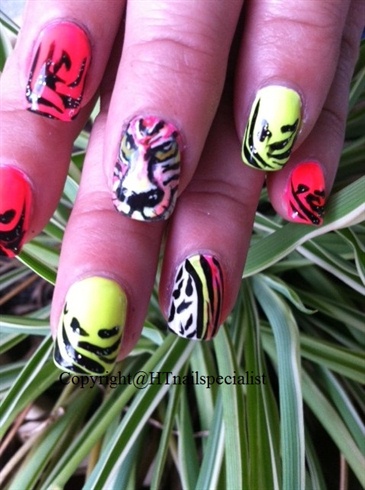 Tiger neon stripe nails