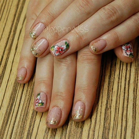 Gel polish with floral one stroke