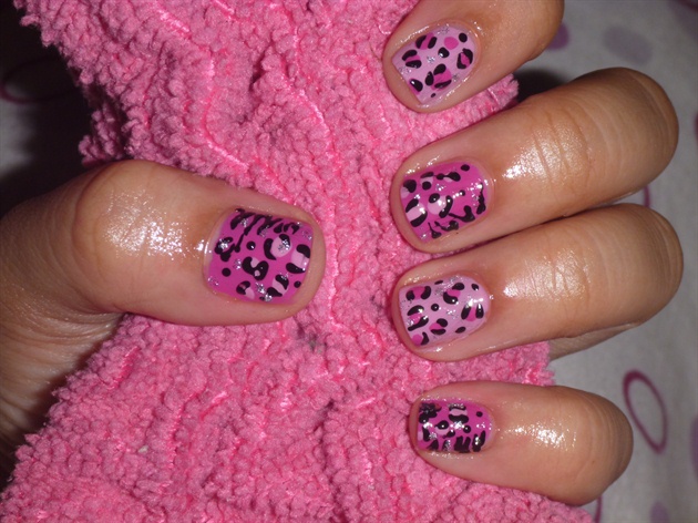 Pink and glitters leopard print