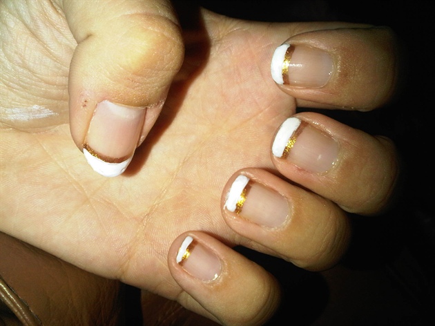 french manicure gold