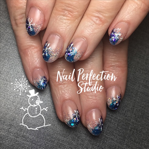 Winter Glitter Nails