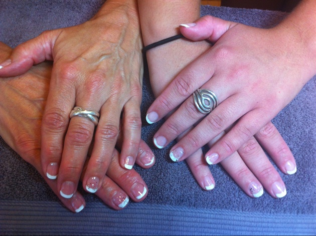 Mother/daughter Twin French Manis 