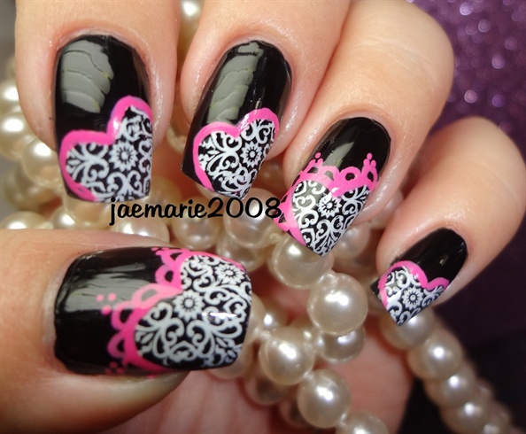 Lacey Hearts-Valentine&#39;s Nail Design