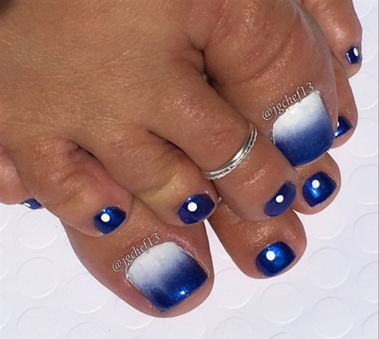 Blue &amp; White Ombr&#233; Summer Pedicure