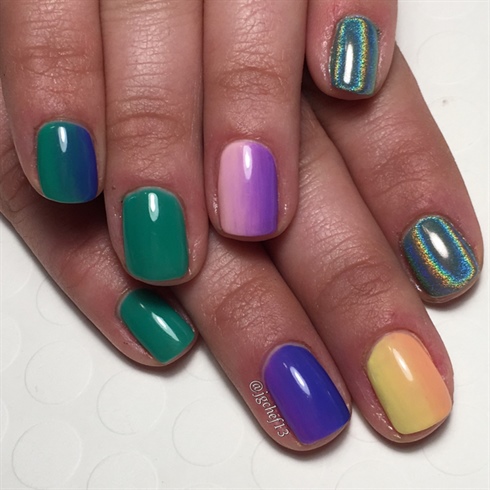St Patrick&#39;s Day Rainbow Ombr&#233; Manicure
