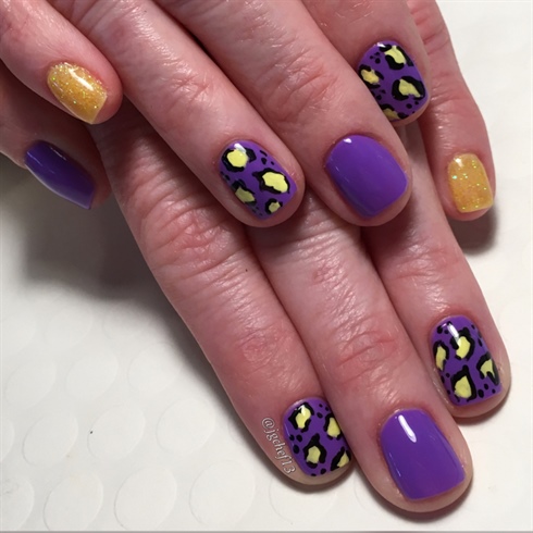 Spring Leopard Manicure