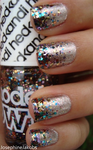 Glam glitter gradient nails