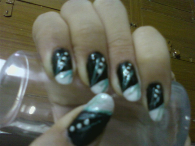 black n silver nail art