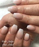 Ombr&#233; Nails Baby Boomer 