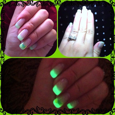 Glow Nails!