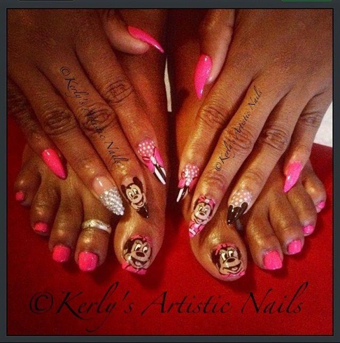 Think Pink (Micky and Minnie Mouse Nails