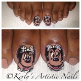 Minnie Mouse Nail Art Design