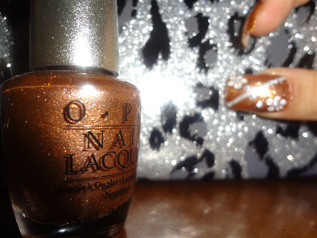 Shimmery chocolate brown-fall design