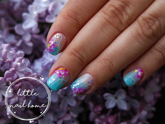 Short nails with one stroke flowers