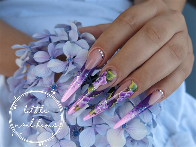 French gel stiletto with flowers