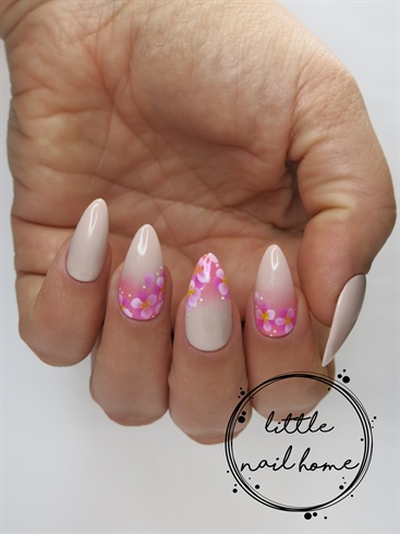 Sakura nail art 