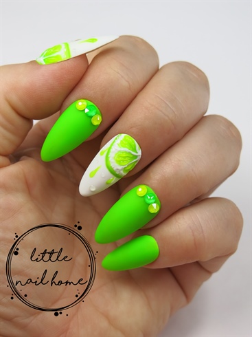 Fresh juicy lime nails