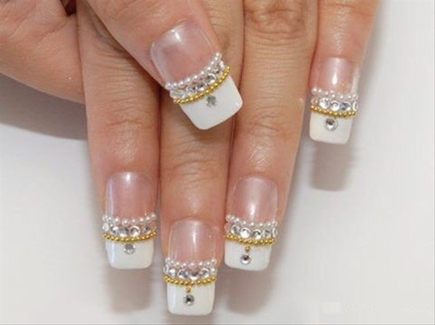 New French nail design 