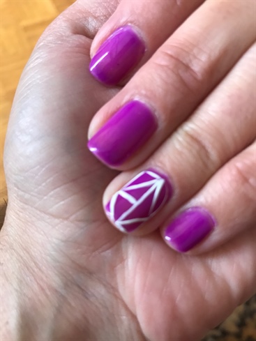 pinki color gelish geomertric nail art
