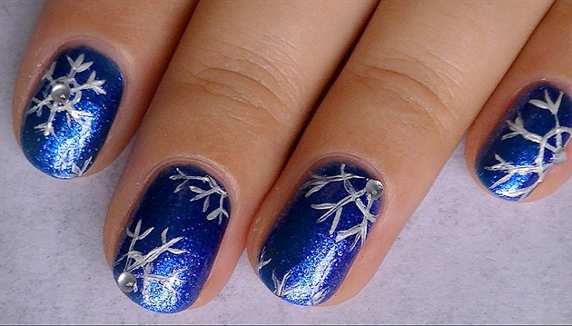 Blue and White Snowflake Nail Design - wide 4