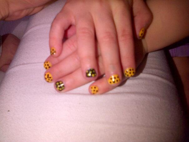 yellow/black polka dots