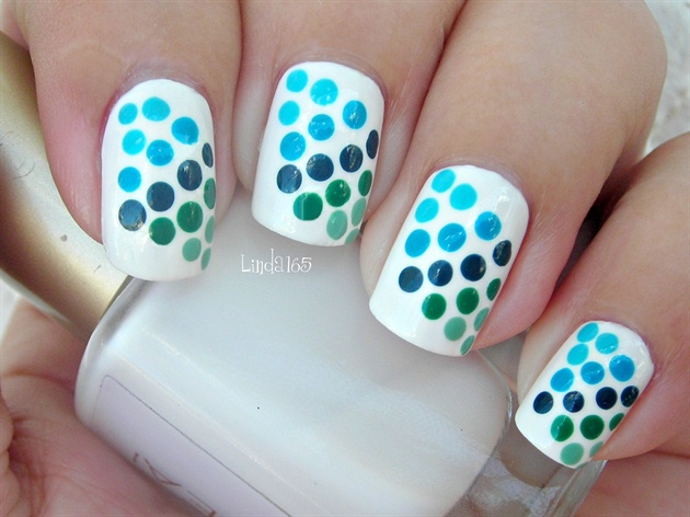 Blue to Green Gradient Dots