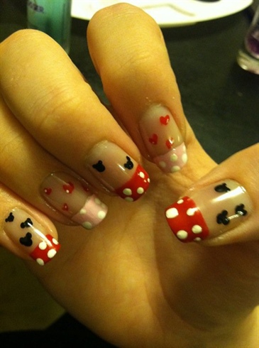 Right hand for mickey and minnie mouse