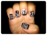Dripping &amp; Strippes Nail Art
