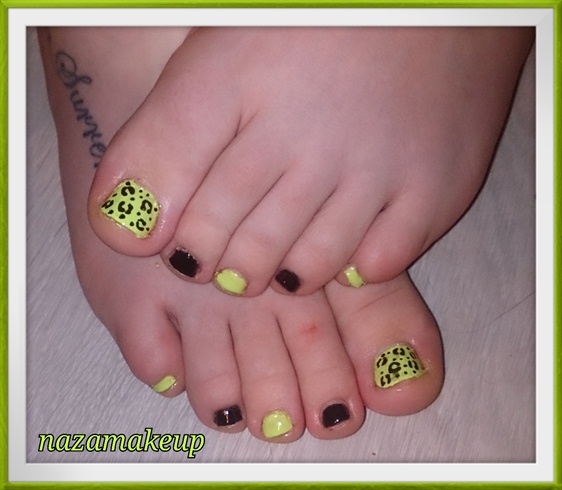 Lime Leopard Toes Nail Art